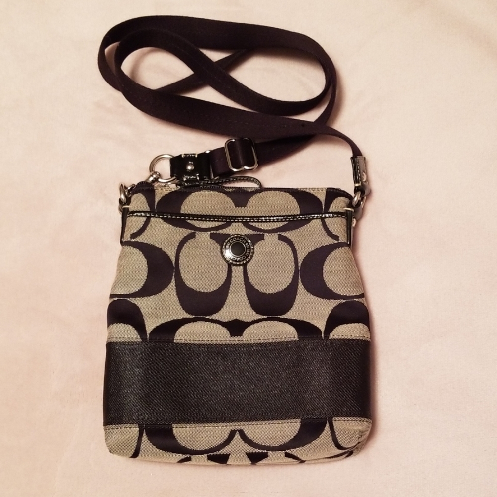 Coach crossbody Signature C blk/gry EUC
